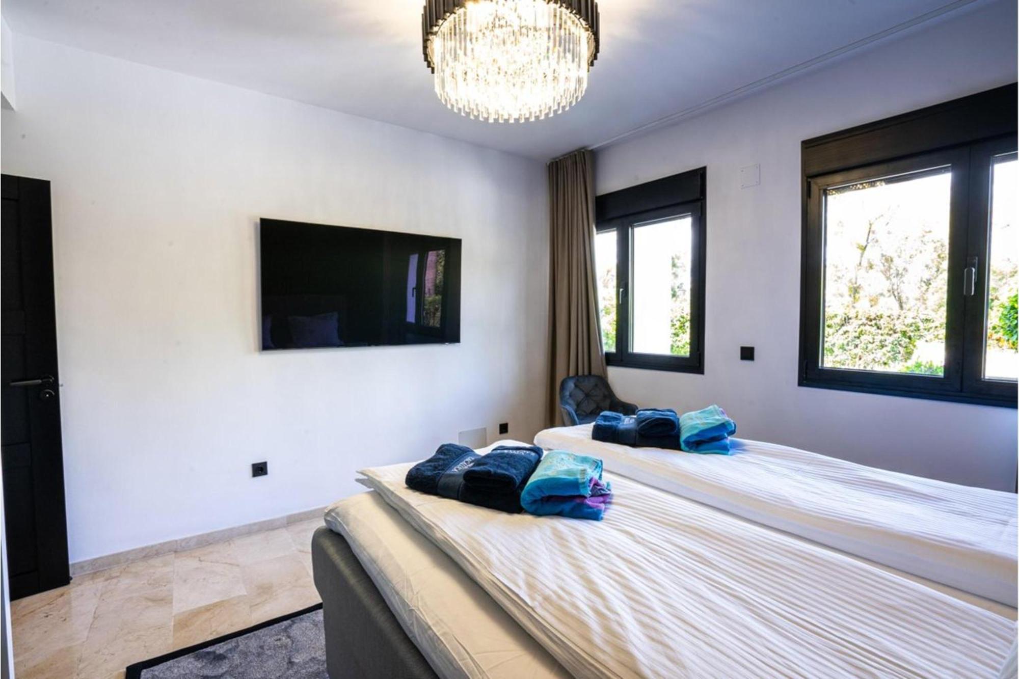 Villa New Zacaluca Pool Sauna & Gym - Happy Rentals Marbella Eksteriør bilde
