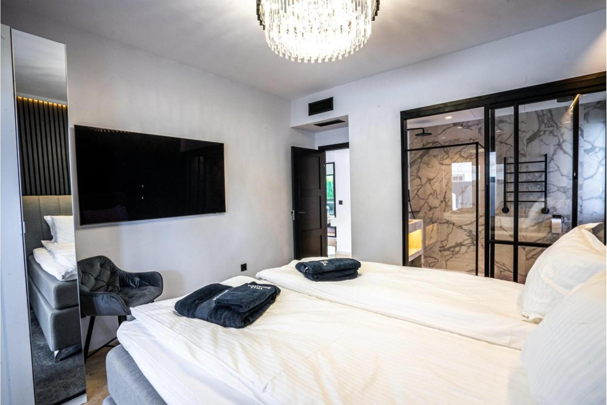 Villa New Zacaluca Pool Sauna & Gym - Happy Rentals Marbella Eksteriør bilde