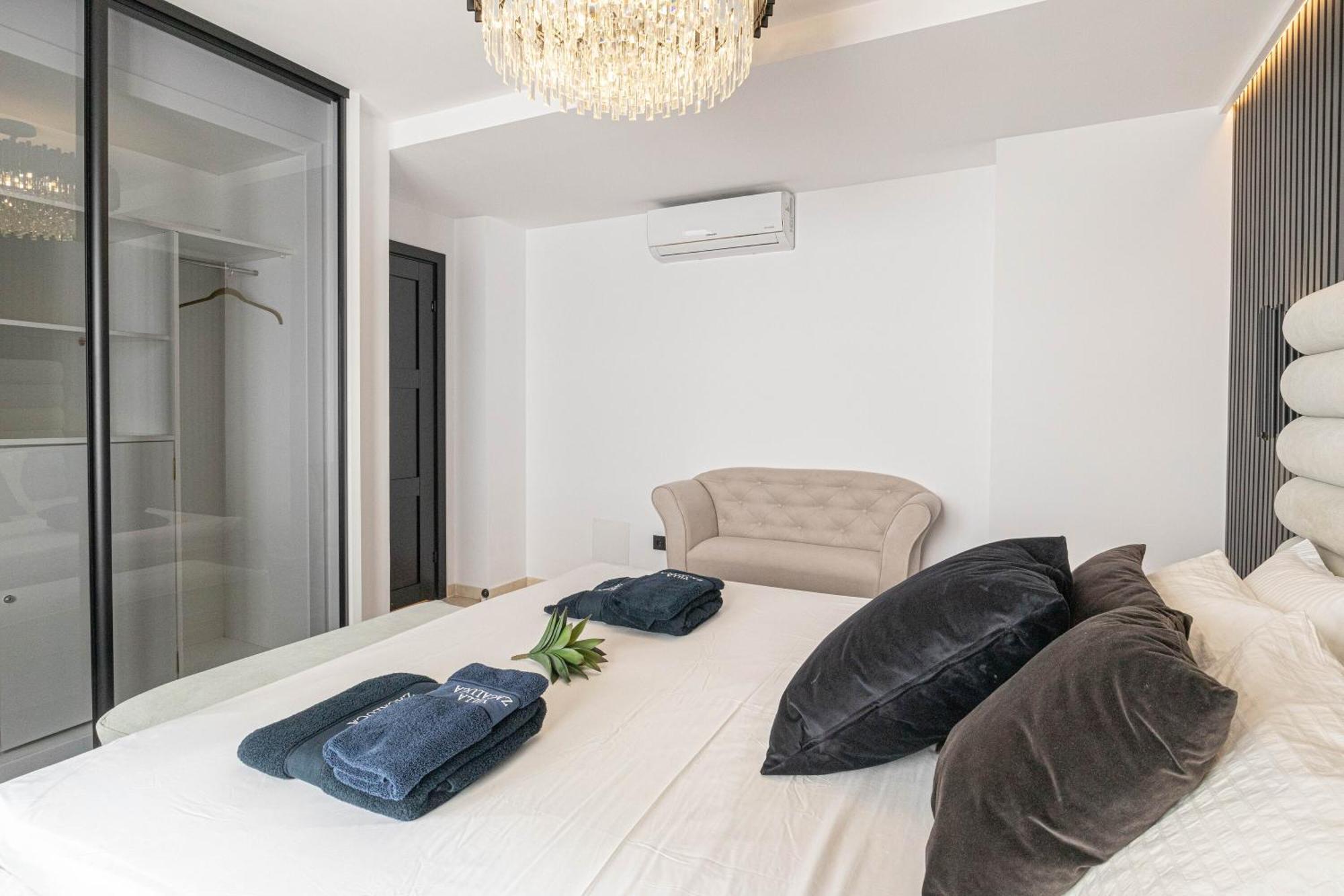 Villa New Zacaluca Pool Sauna & Gym - Happy Rentals Marbella Eksteriør bilde